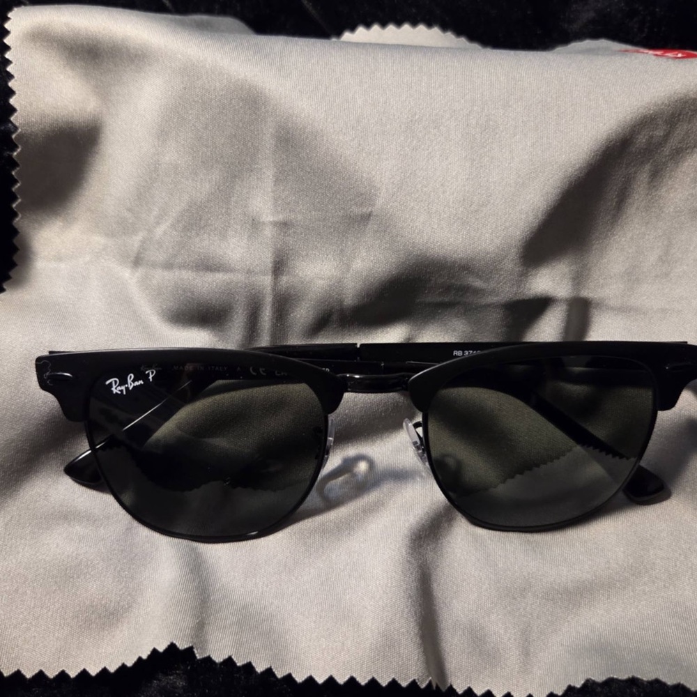 Ray-Ban Classic Black Sunglasses with Case